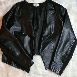 Avenue fashion leather jacket black size 18/20